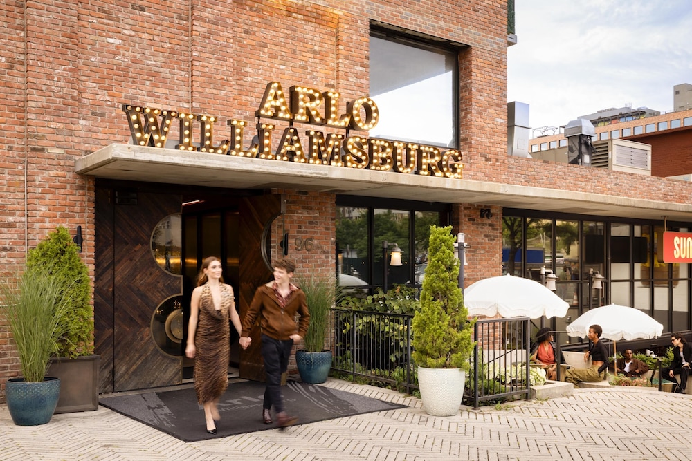 Arlo Williamsburg 3/75