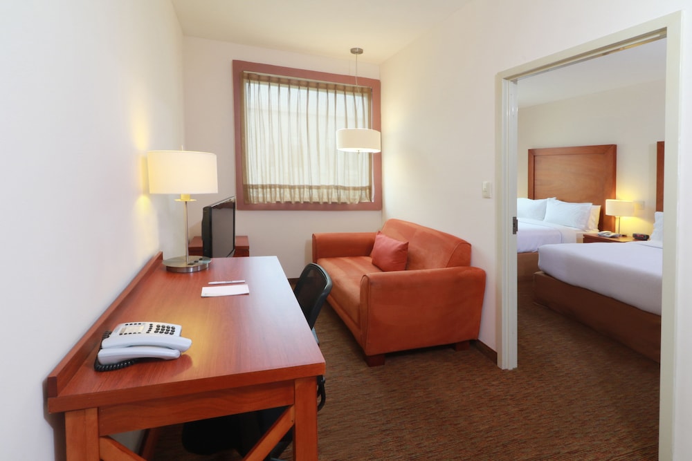 Staybridge Suites Queretaro 16/75