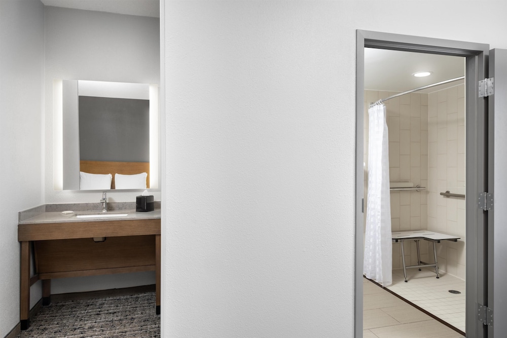 Hyatt Place Atlanta-Galleria 57/59