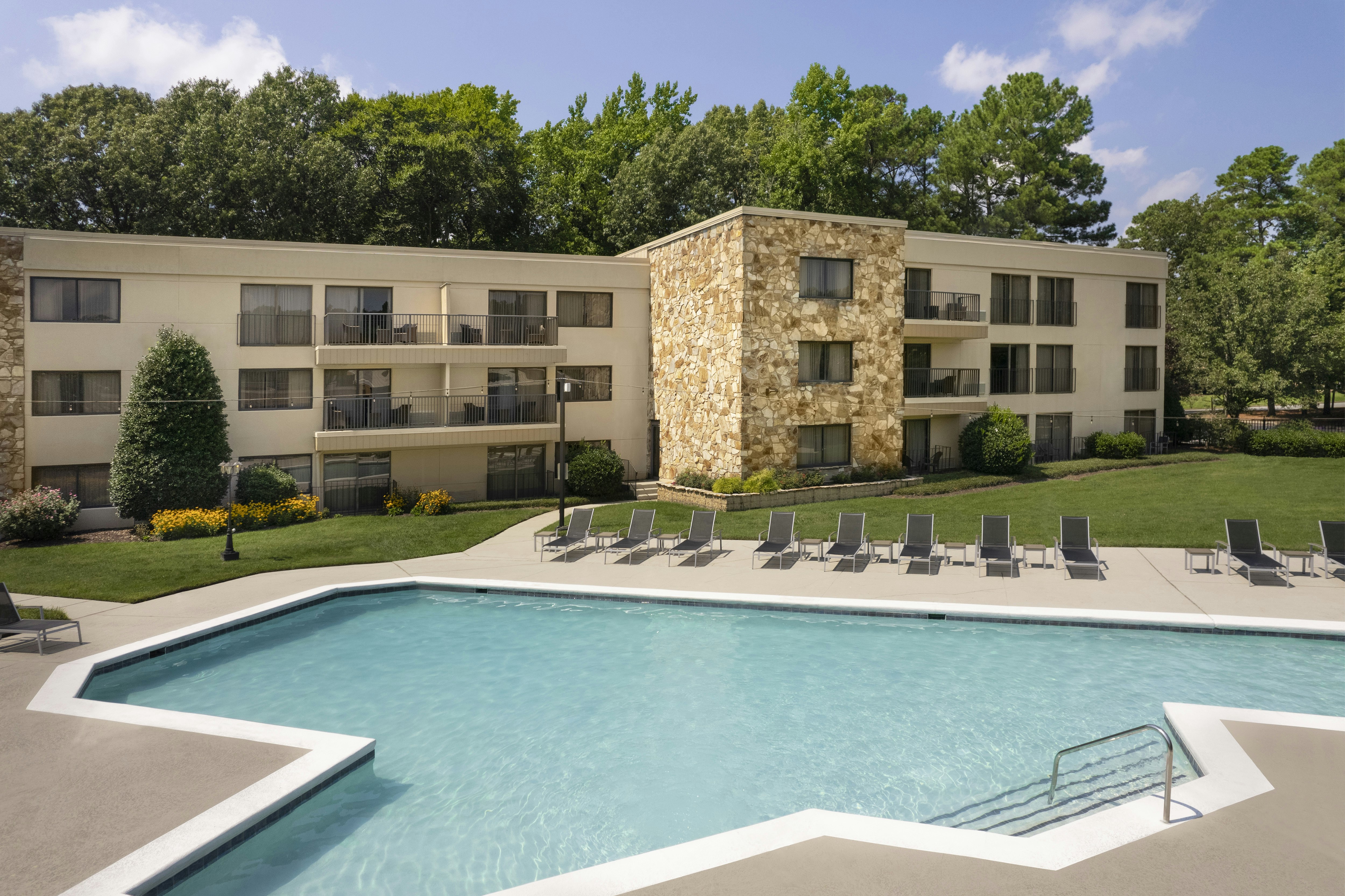 DoubleTree by Hilton Williamsburg 44/46