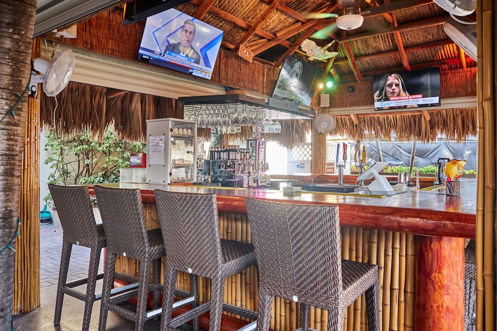 Caribbean Resort Suites 45/65