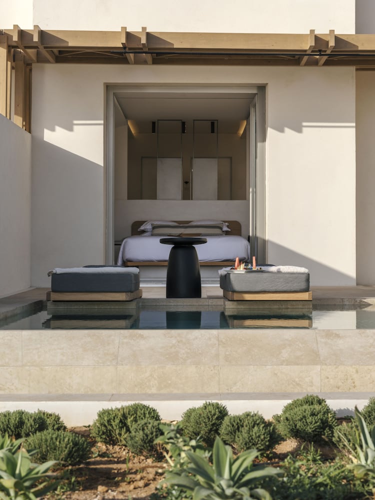 SANTO MINE OIA SUITES 37/45