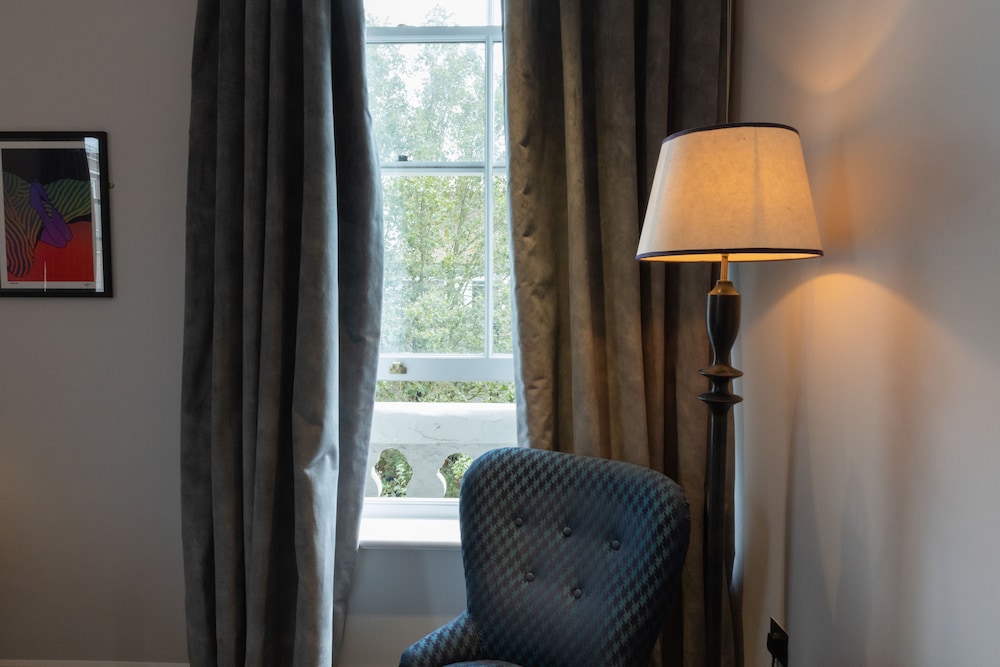 The Knight of Notting Hill 20/50