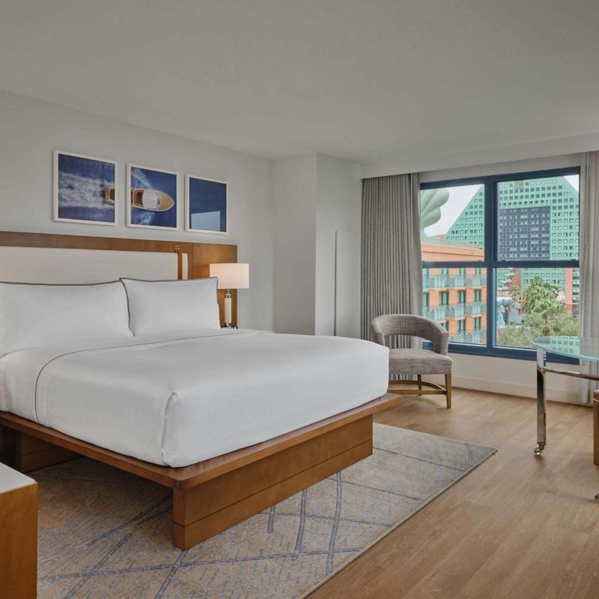 Guest Room, King Bed, Resort View, Balcony