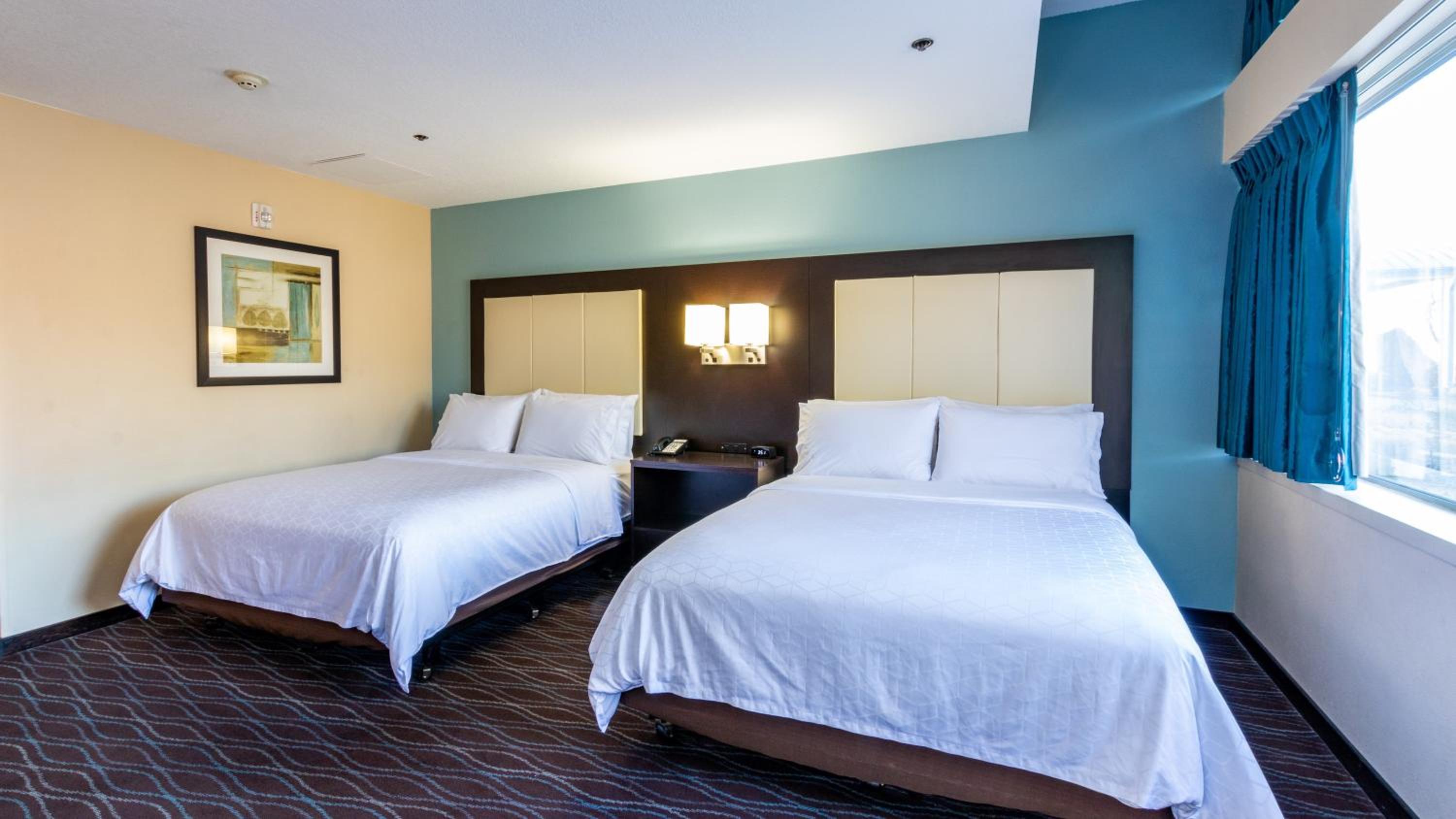 Deluxe, 2 Queen Beds