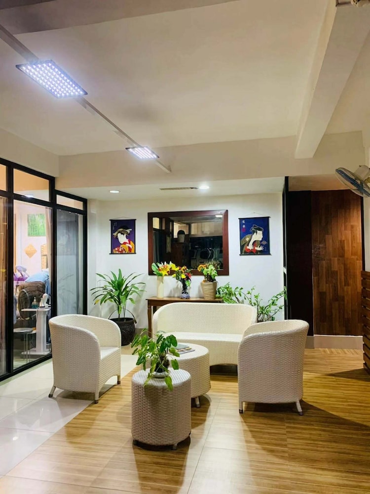 Axis Pension Hotel 36/50
