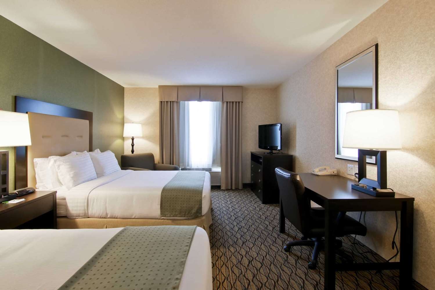 غرفة بسريرين كوين، Clarion Hotel & Conference Centre Sherwood Park 4/6