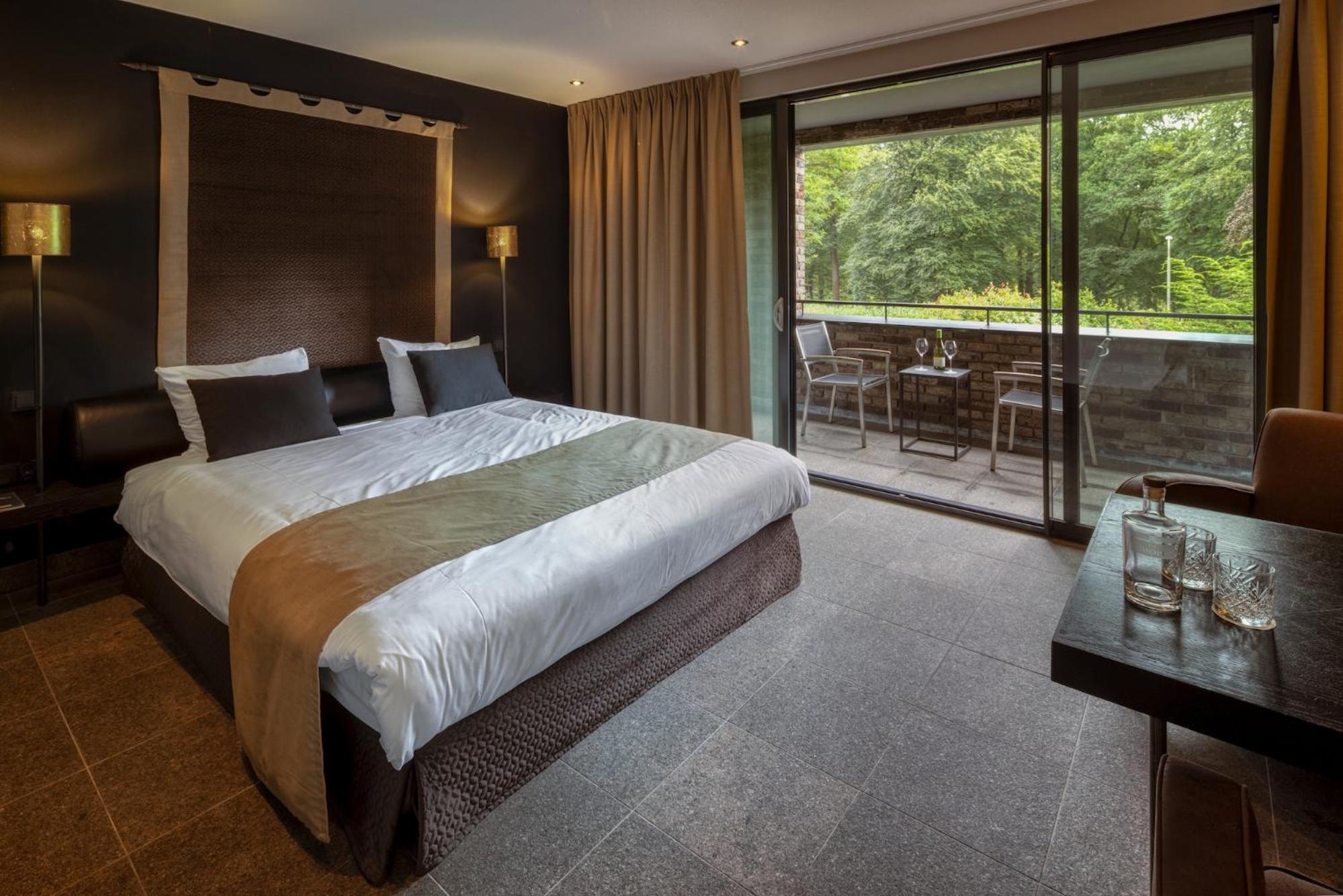 Deluxe, Double or Twin Bed