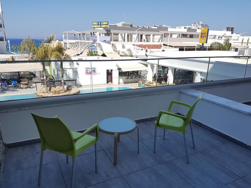 Melini Hotel Suites 27/43