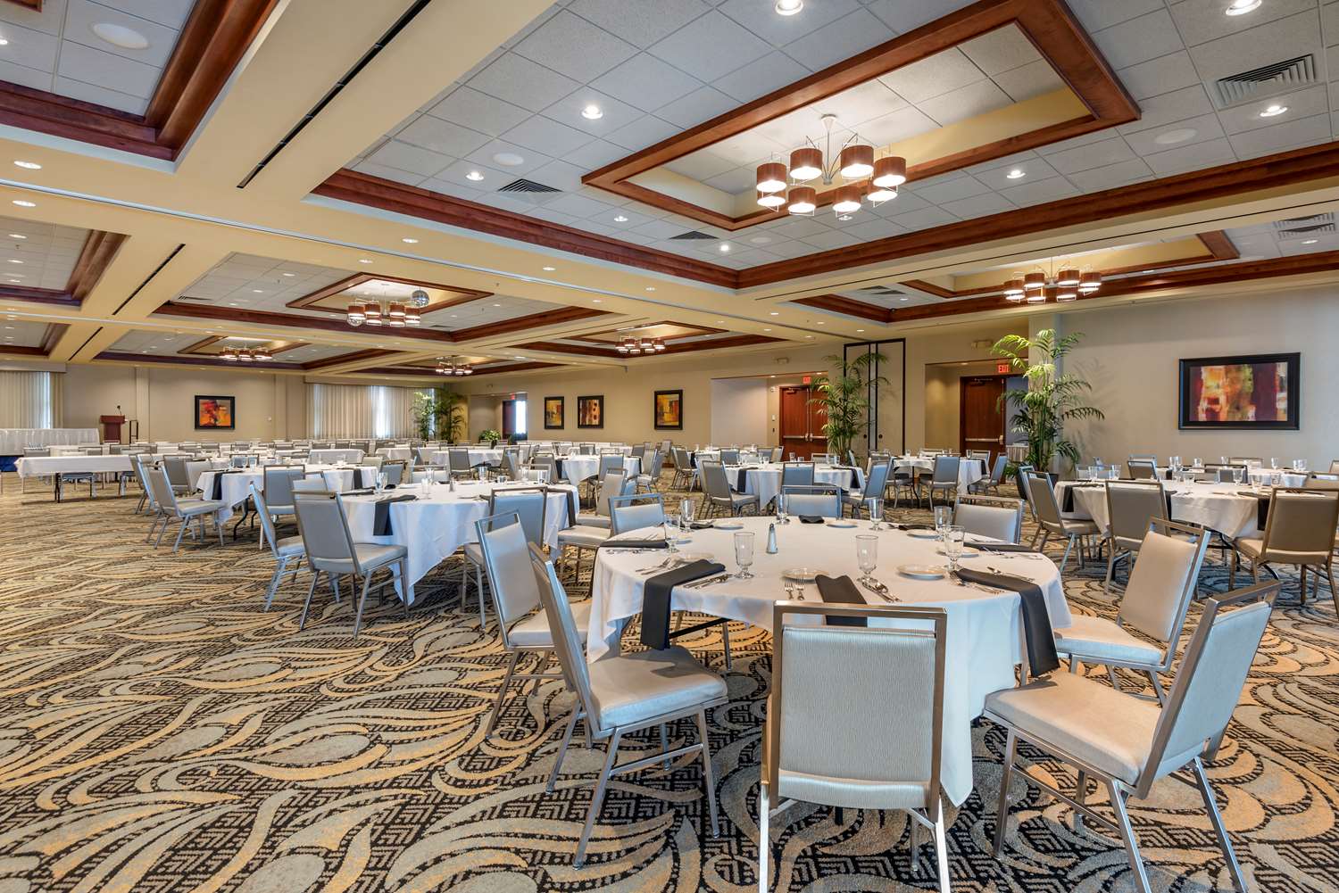 Best Western Plus Oswego Hotel And Conference Center 16/24