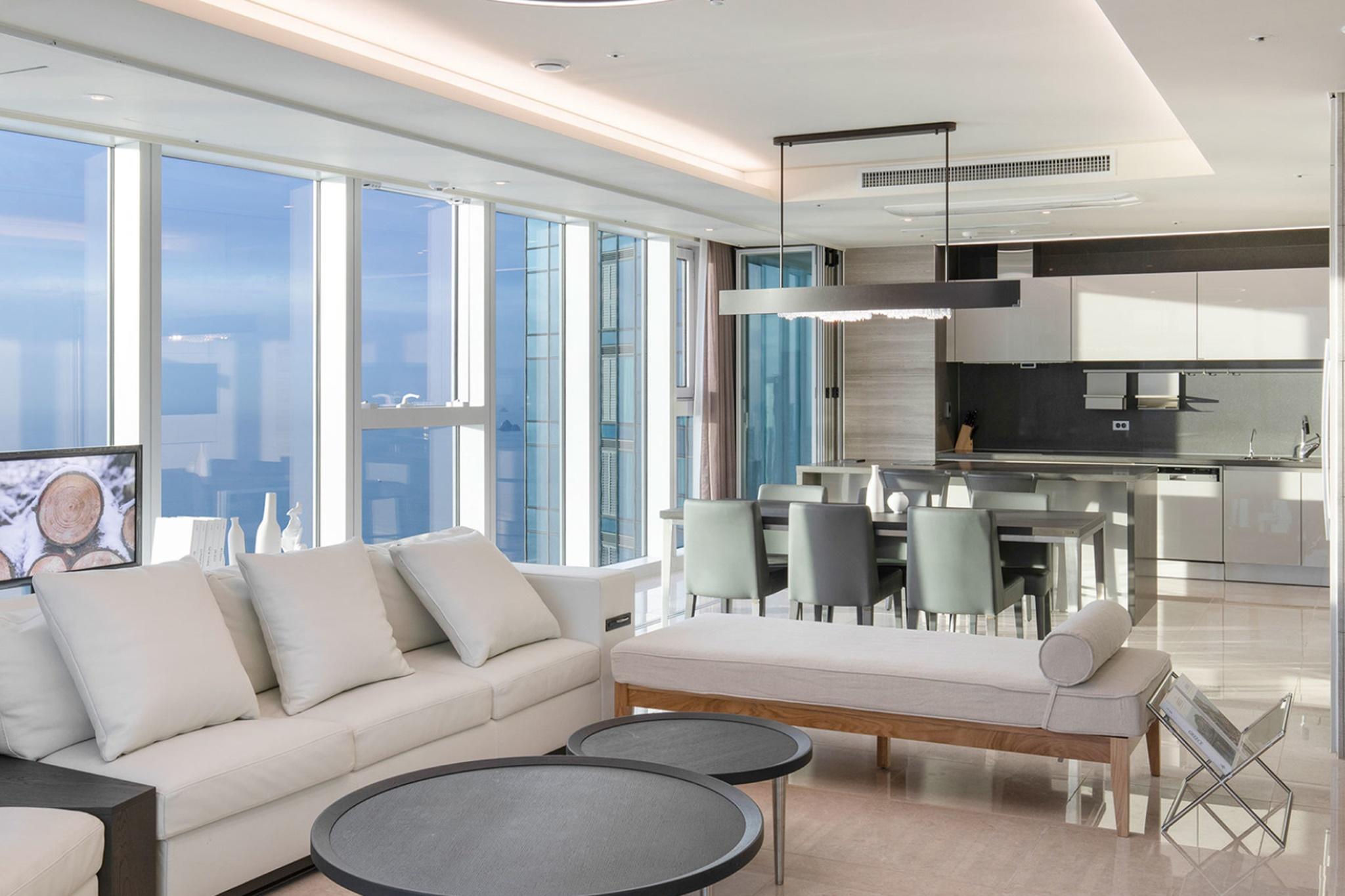 Royal, Romantic, Ocean Breeze, Superb, Suite, Ocean View, Harbour View
