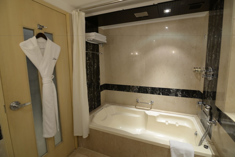 The Zuri Whitefield, Bengaluru 48/50