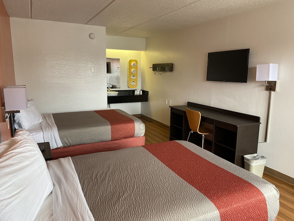 Motel6 Memphis, TN - Downtown 36/58
