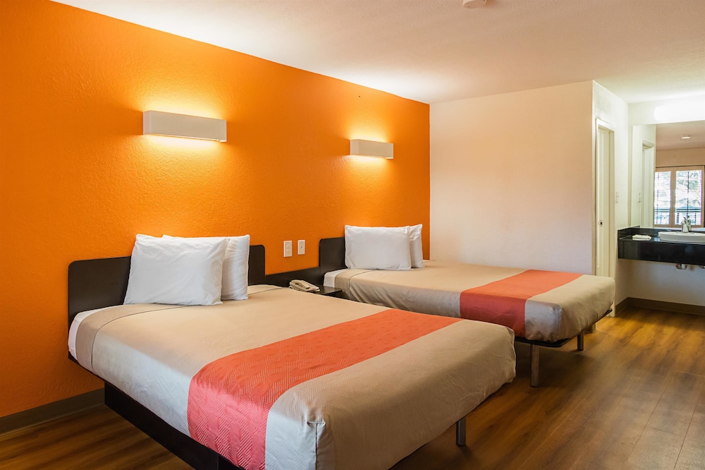 Motel6 Savannah, GA - Midtown 14/44