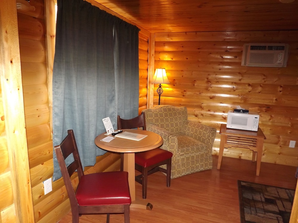 Z Bar Cabins and Motel 32/43