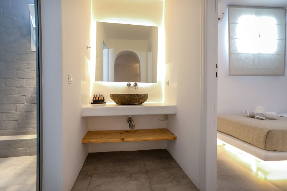PETINAROS HOTEL 27/69