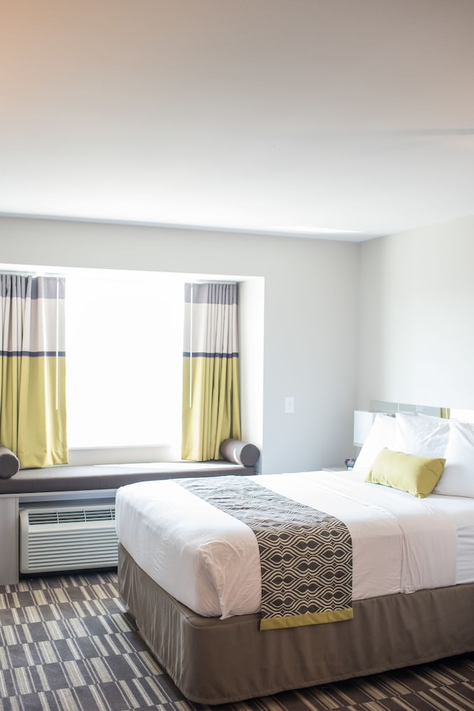 Microtel Inn And Suites By Wyndham West Fargo 13/28