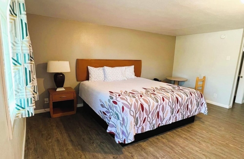 Budget Inn Bend by OYO 19/44