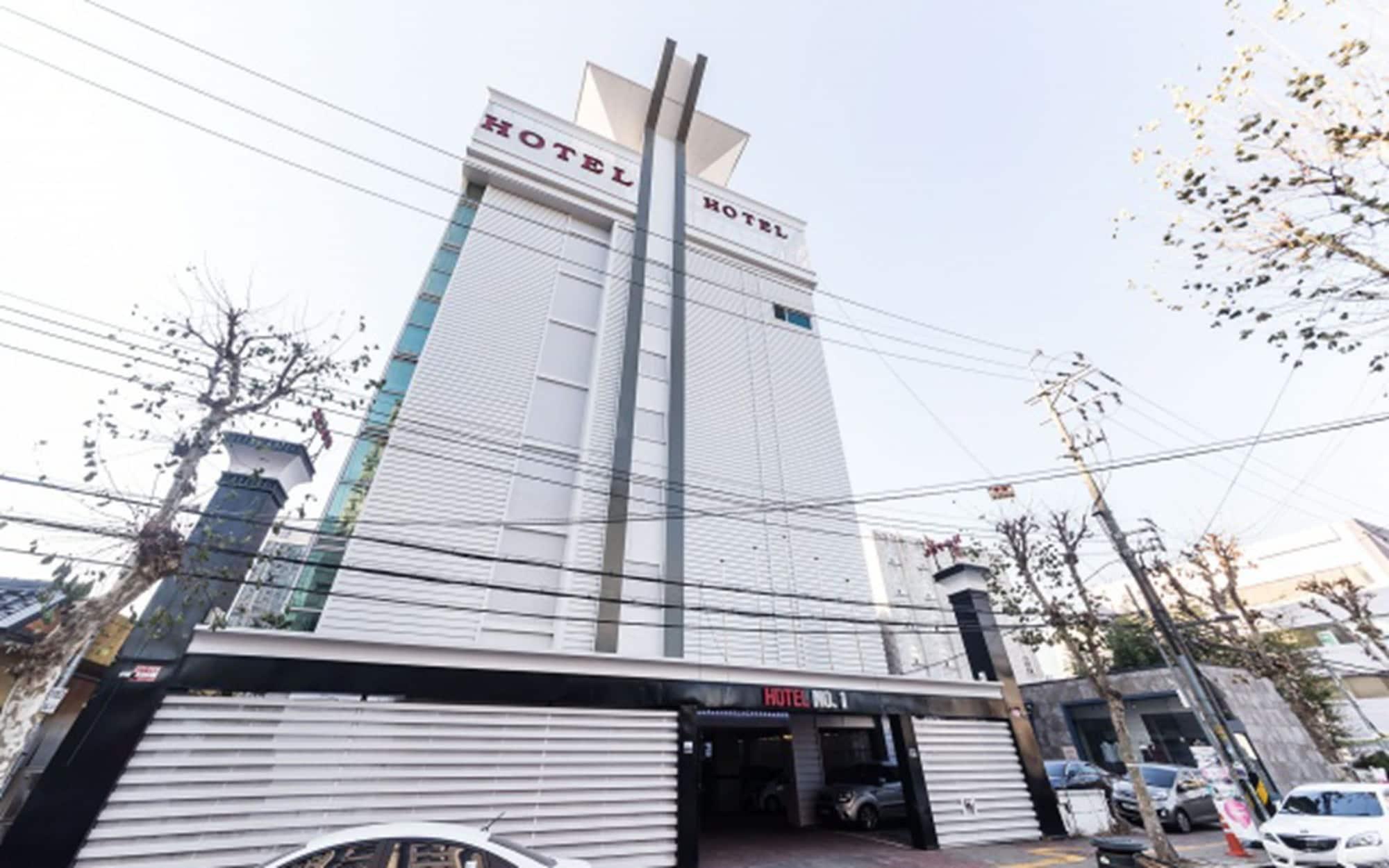 No 1 Hotel 2/44