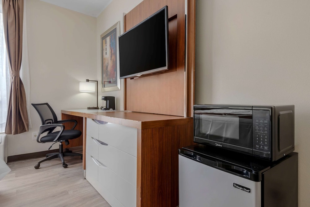 Quality Inn & Suites New Hartford - Utica 35/43