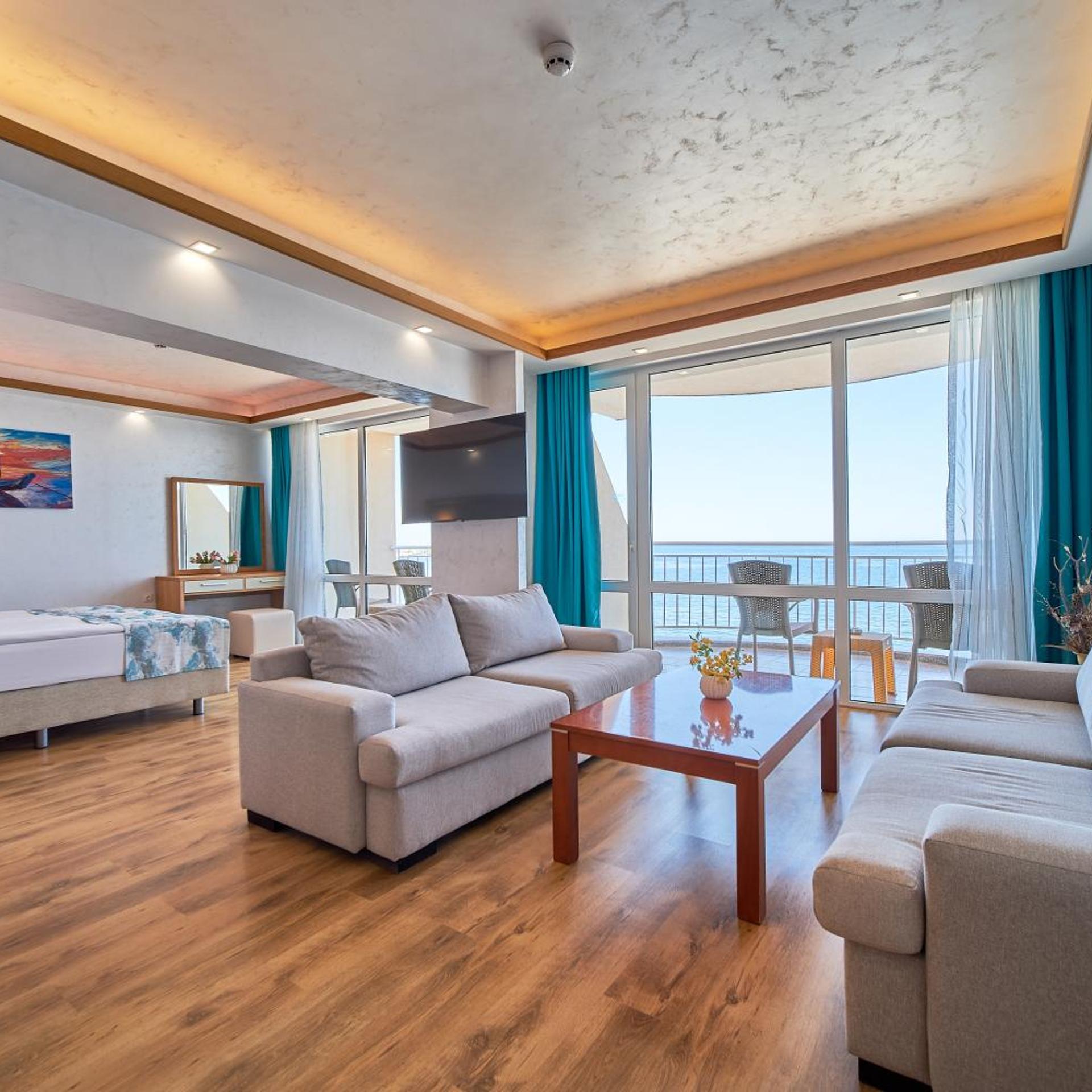 Junior Suite, Sea Front, Terrace