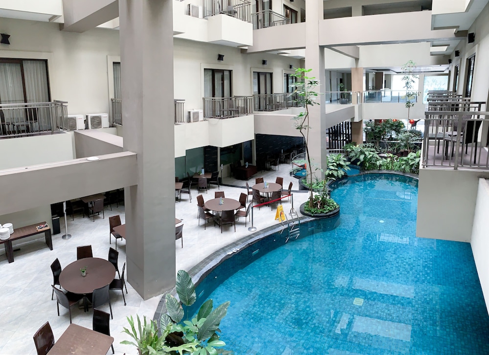 Savana Hotel Convention 63/64