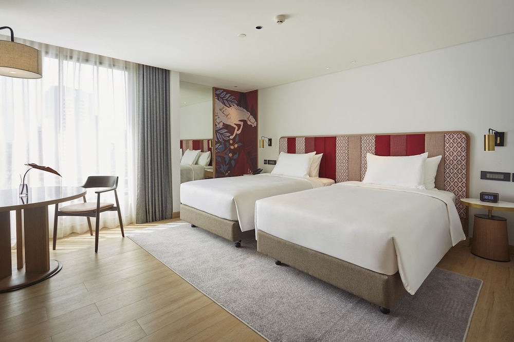 Montien Hotel Surawong Bangkok 17/48