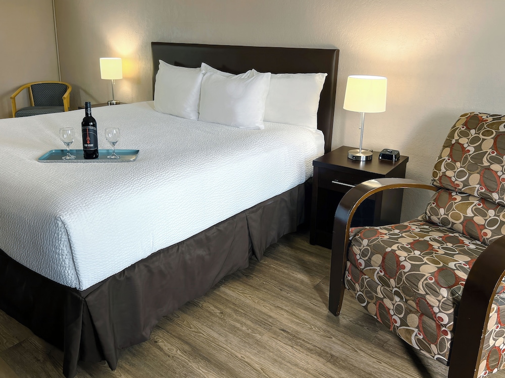 Coast Swift Current Hotel 15/65