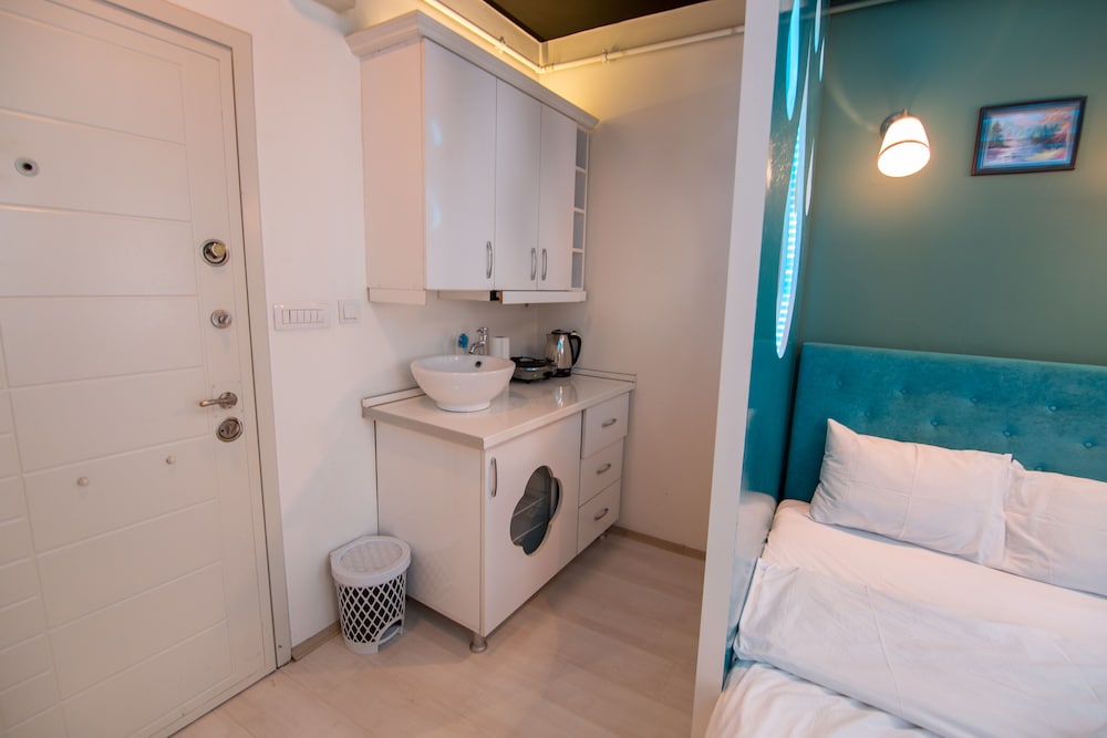 Element Suites 12/65