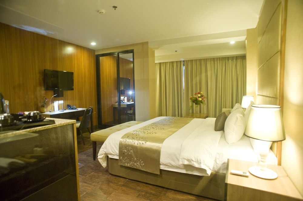 Goldberry Suites and Hotel Mactan 19/49