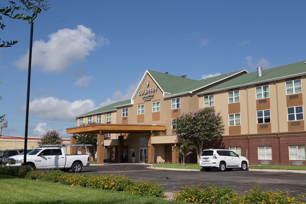 Country Inn & Suites by Radisson Harlingen, TX 63/67