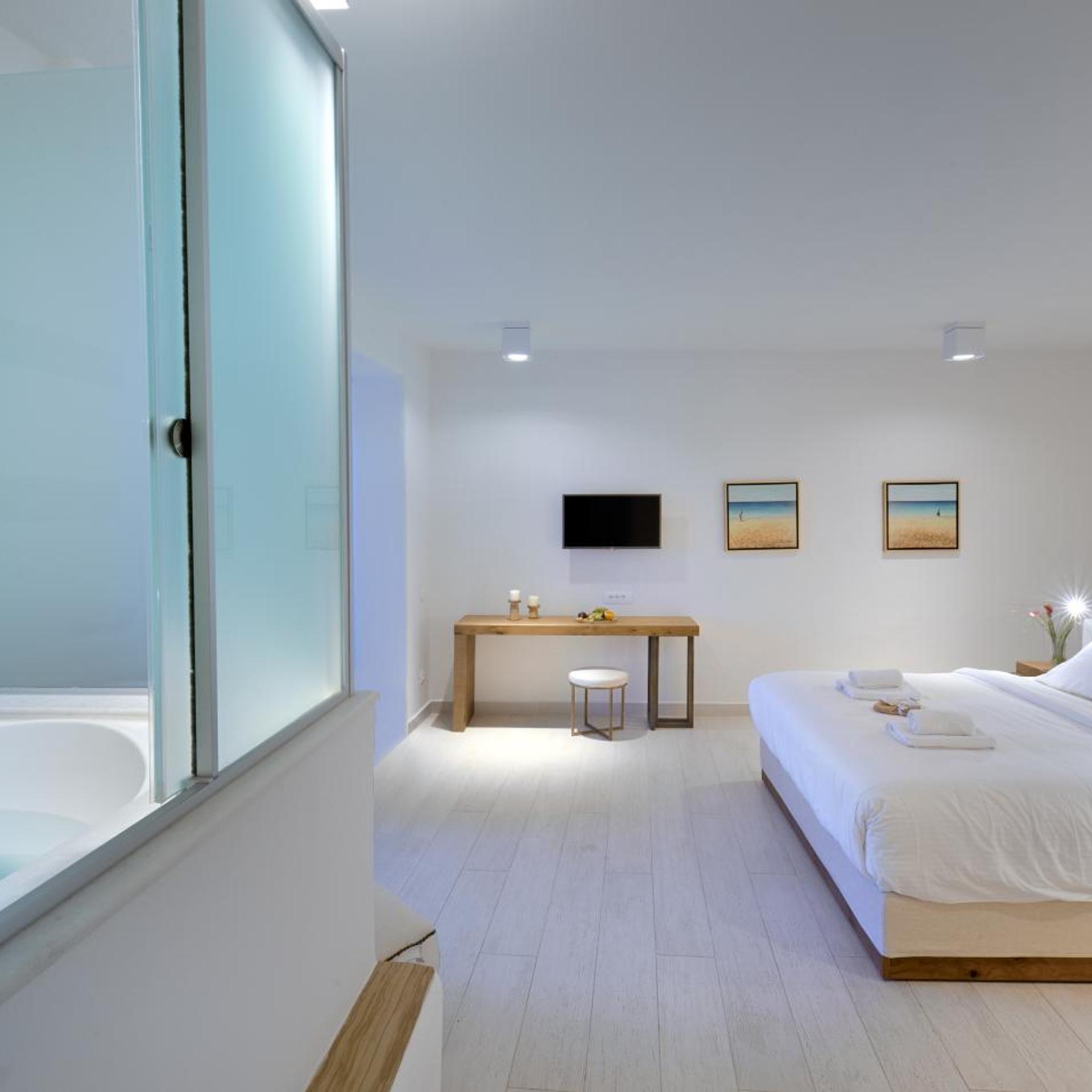 3 Bedrooms, Coast, Life, Suite, Villa