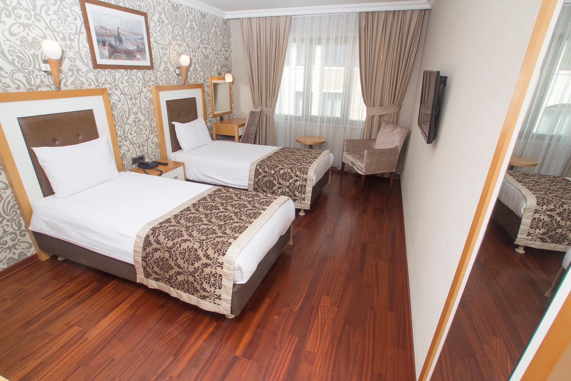 Room, Triple, Double Bed