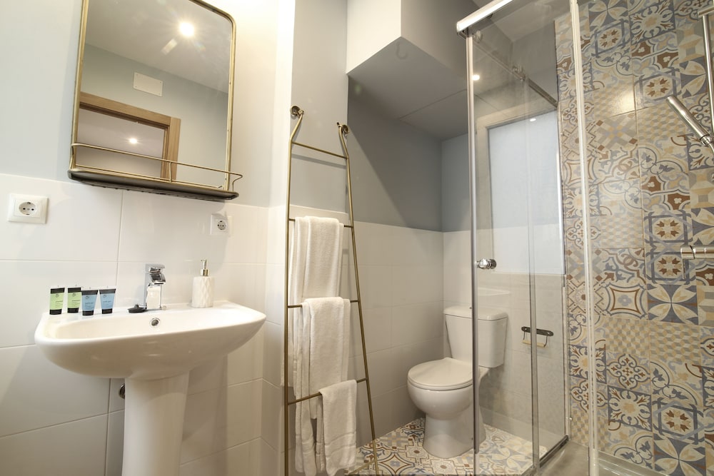 ABRACADABRA SUITES 49/54