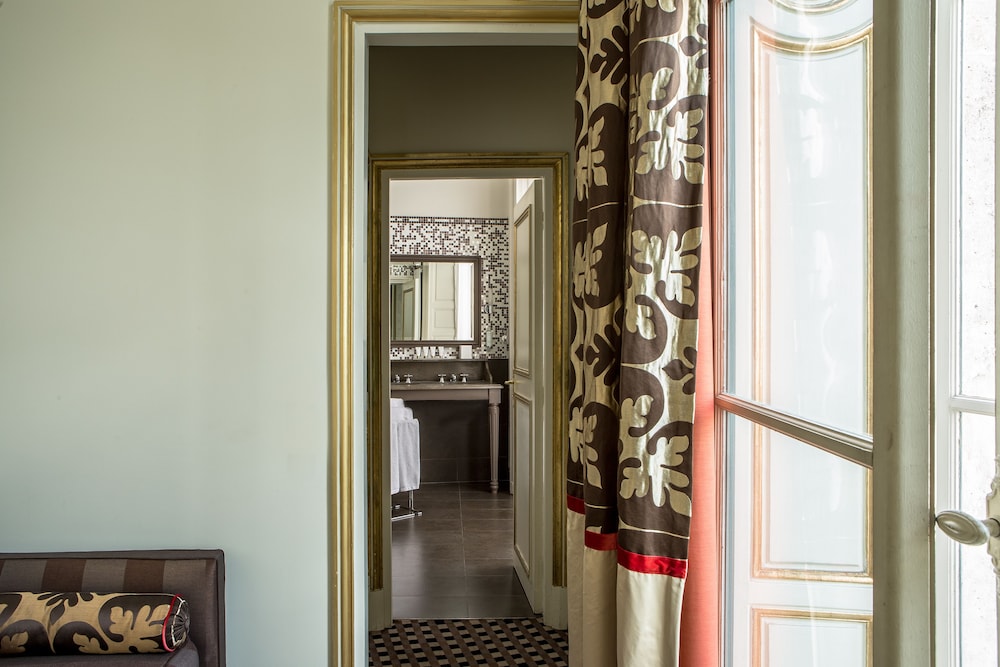 Hotel Mansart 38/63