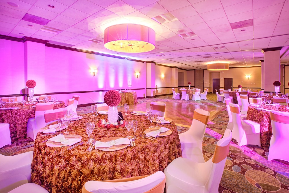 Holiday Inn National Airport/Crystal City 48/70