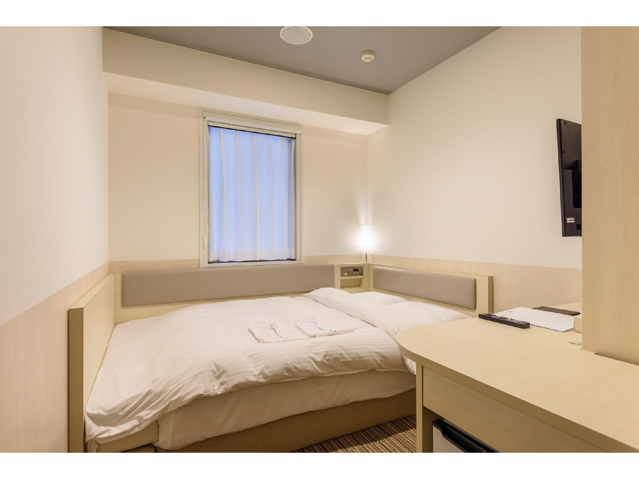 Semi Room, Single, Semi Double Bed
