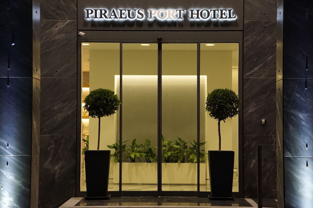Piraeus Port Hotel 3/34