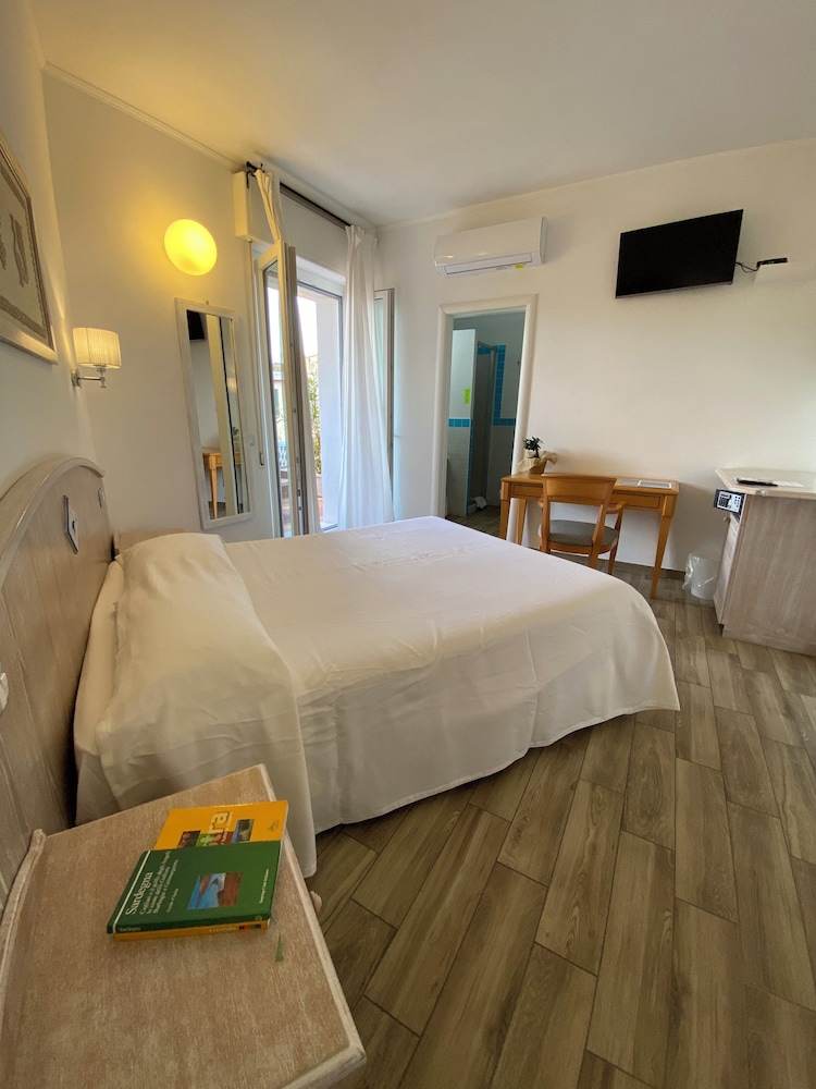 LOCANDA DEGLI ARTISTI 9/50