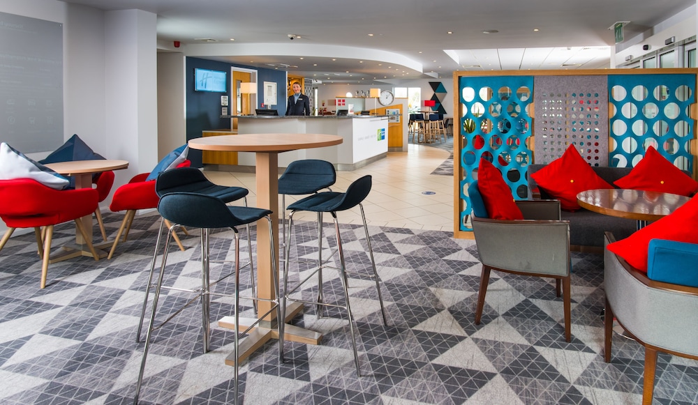 Holiday Inn Express Southampton West 34/64