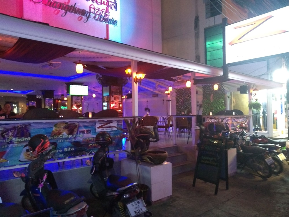 Zip Lounge And Apartments ( Ex. Zip Hotel & Bar) 28/36
