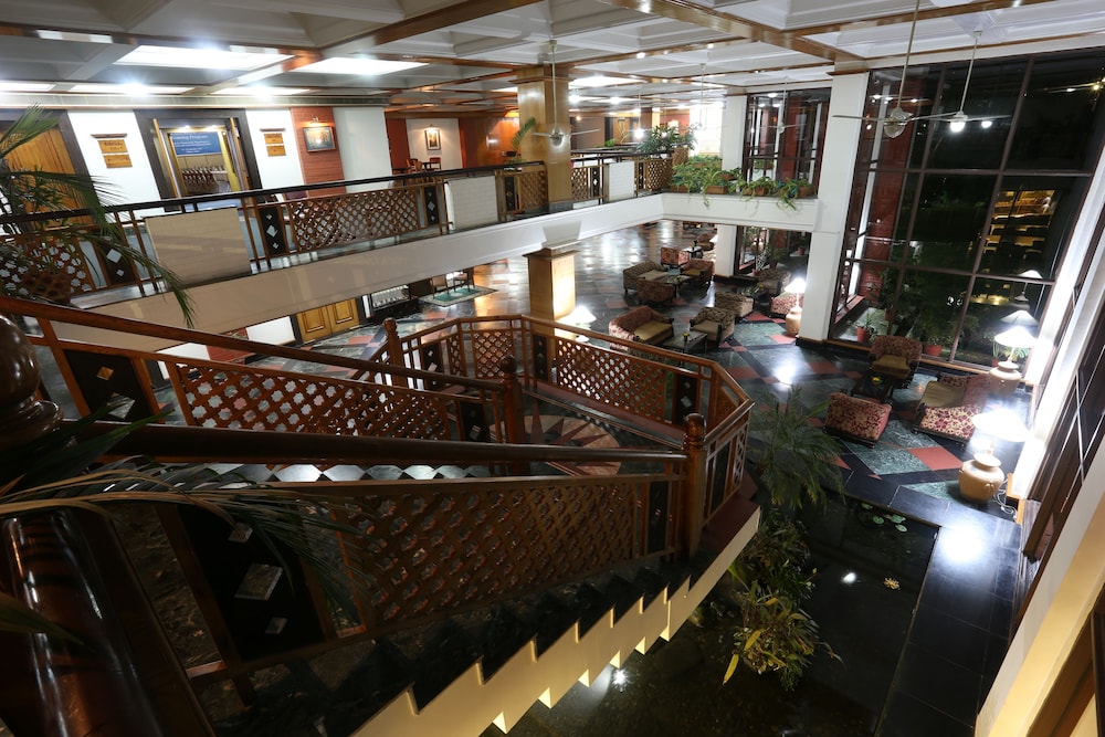 Pokhara Grande 11/80