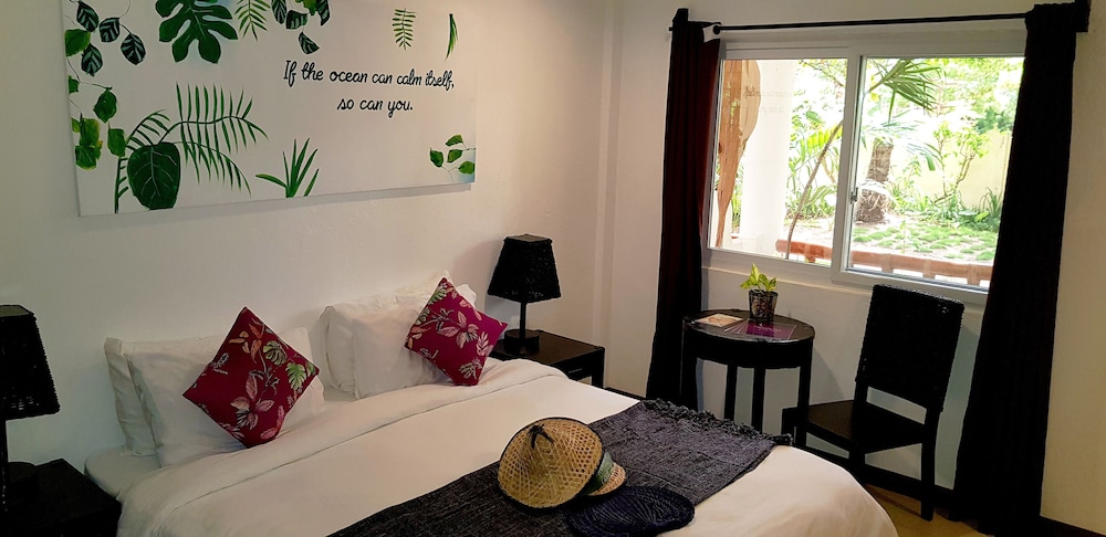 Ocean Vida Beach And Dive Resort 37/65