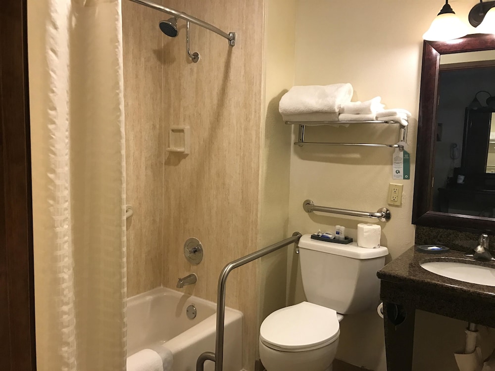 Best Western Hi-Desert Inn 16/37