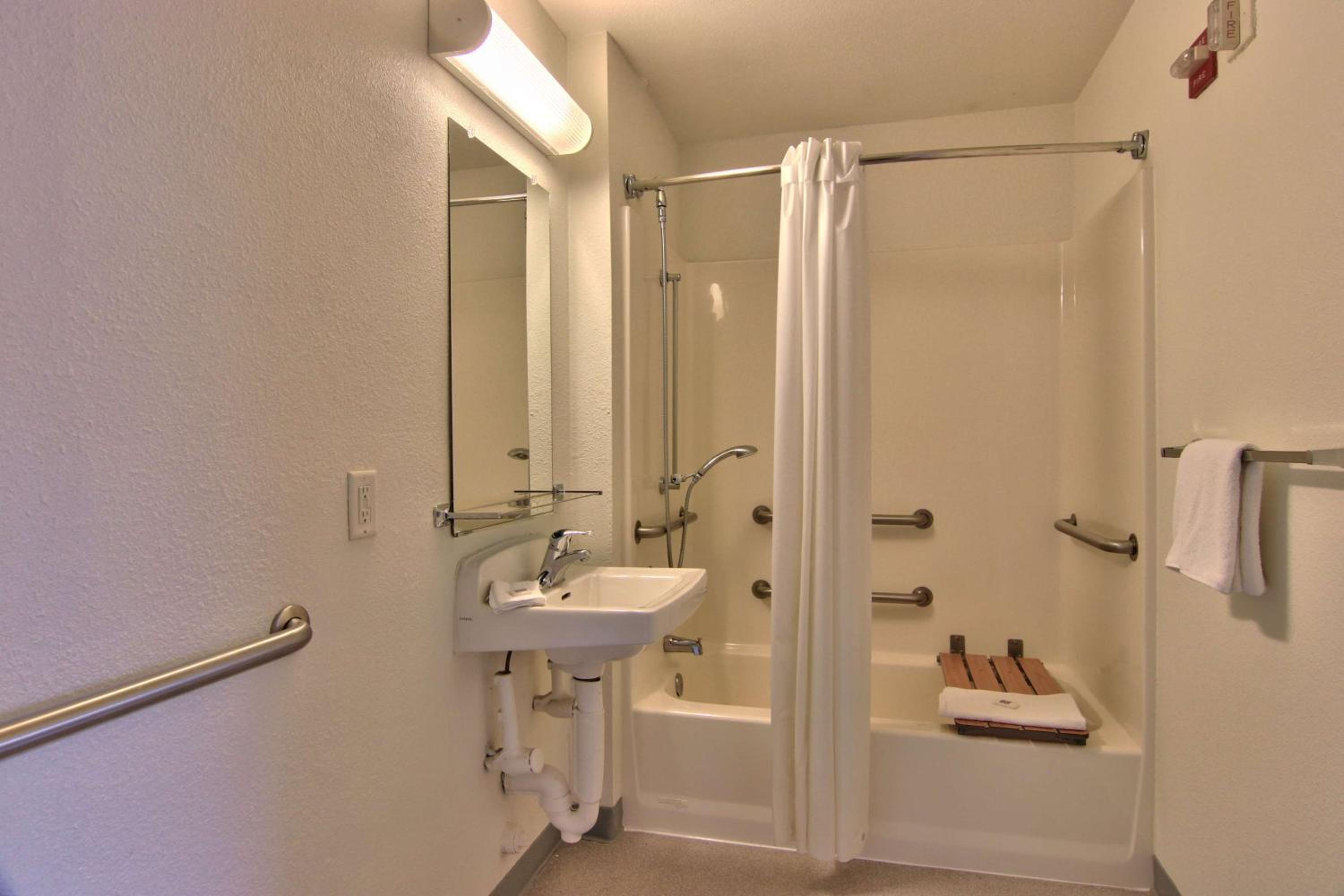 غرفة بسرير مزدوج لذوي الإعاقة، Motel6 Woodland, CA - Sacramento Airport 8/8