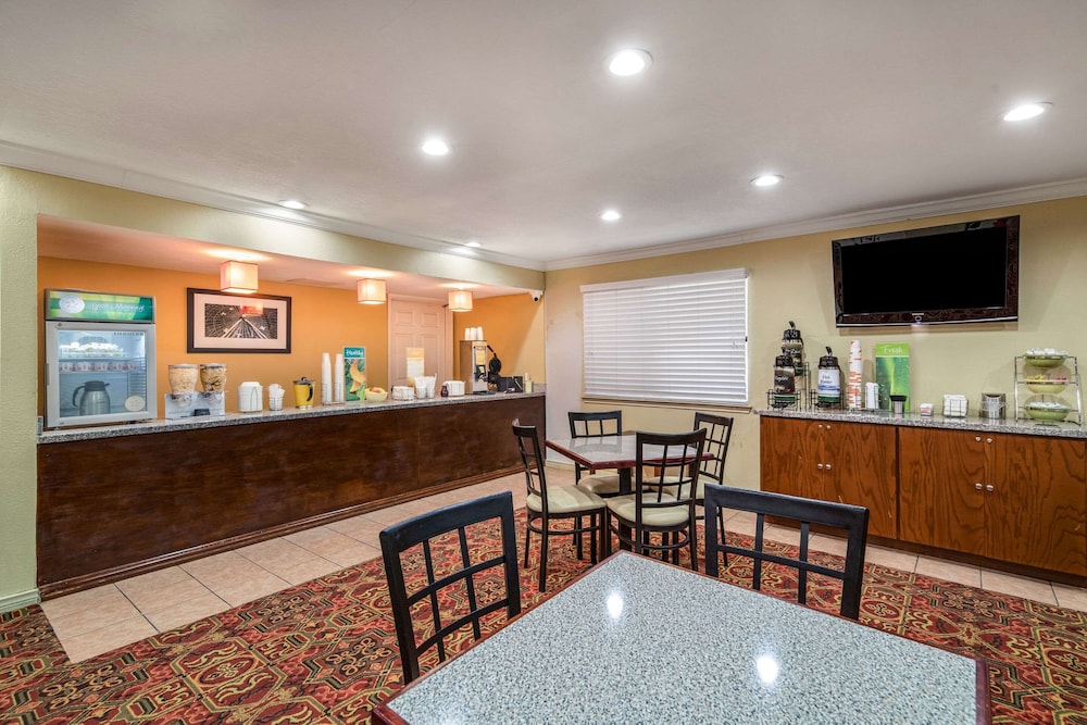 Quality Inn Suites Garland East Dallas 20/56