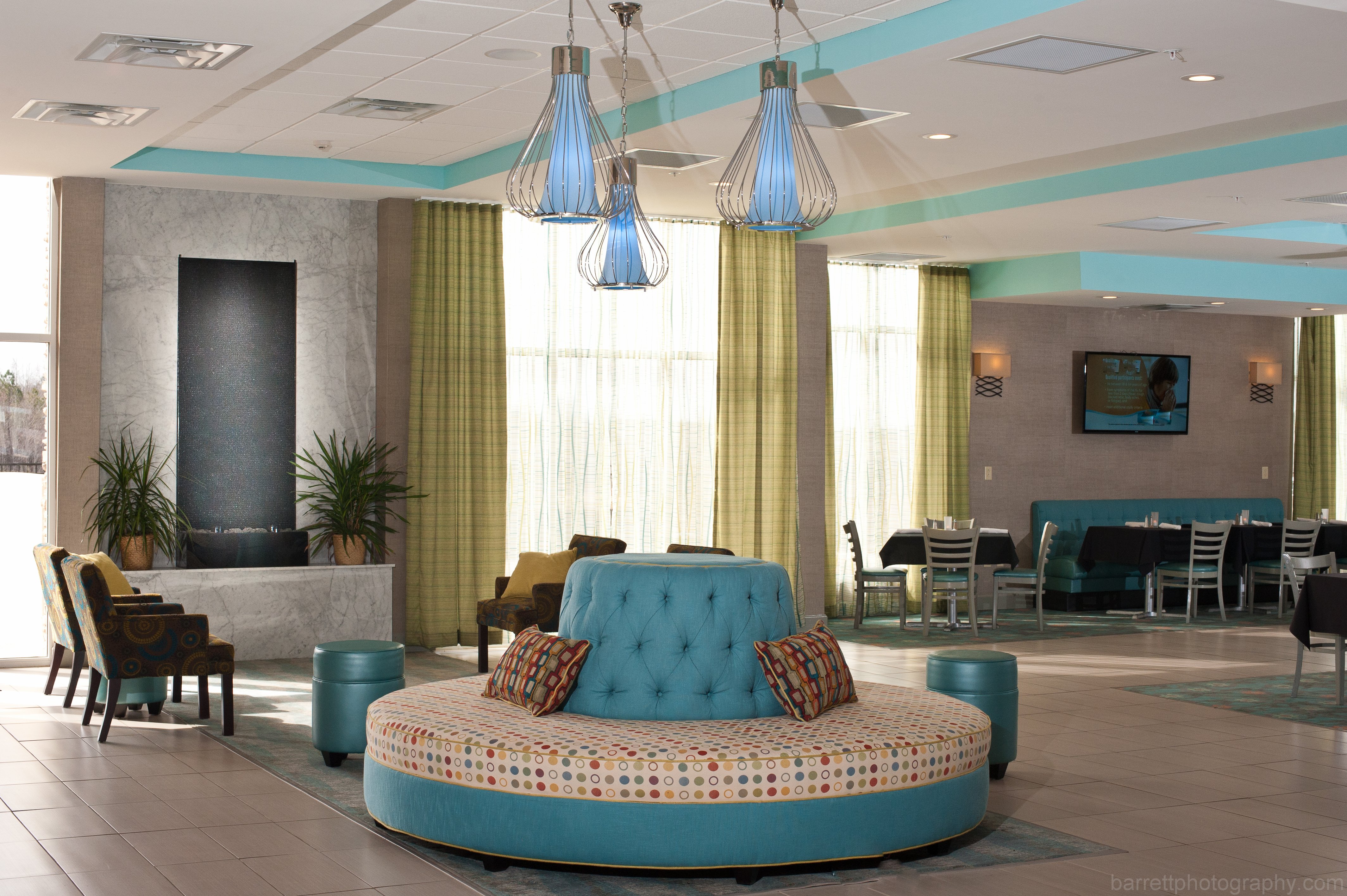 HOLIDAY INN GUIN 37/65