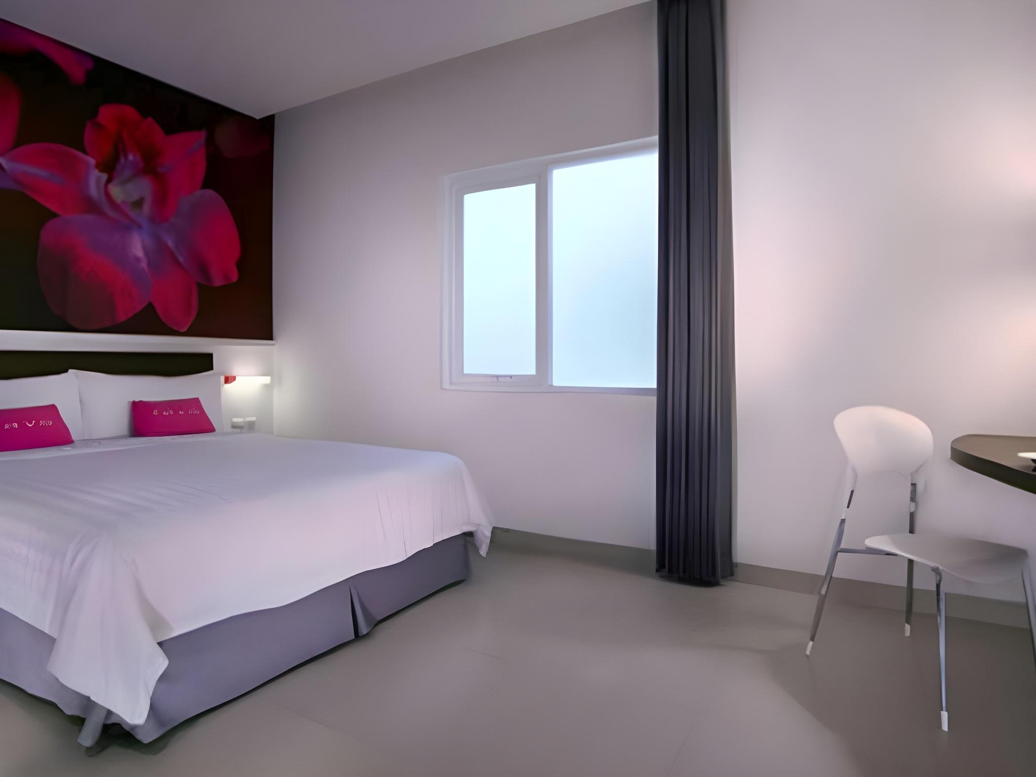 Fun, Queen Bed