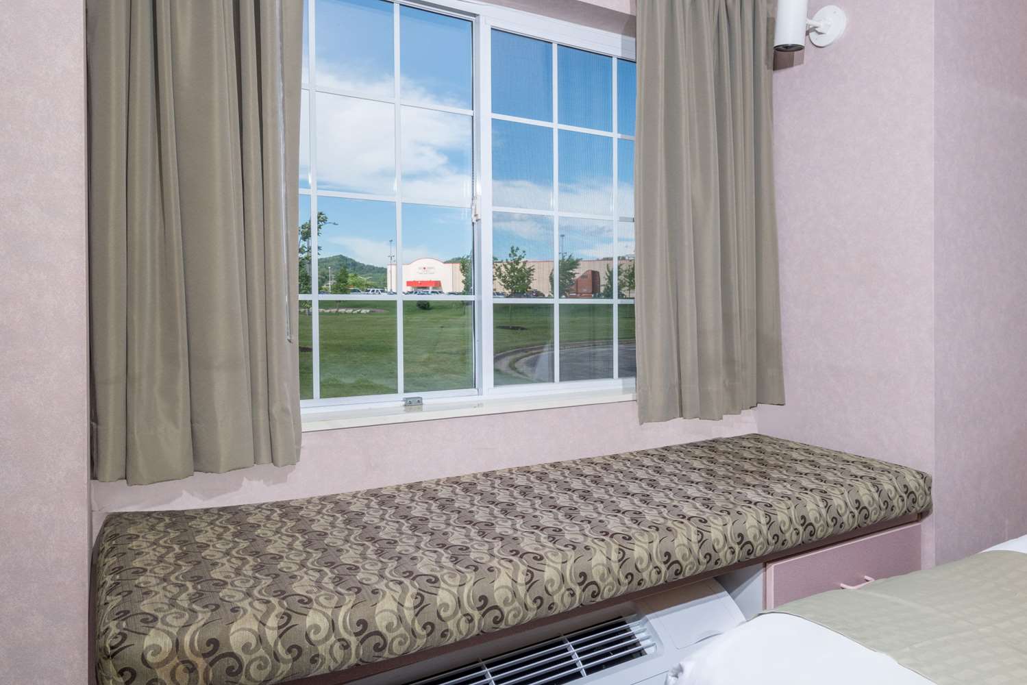 Microtel Inn By Wyndham Onalaska La Crosse 8/8