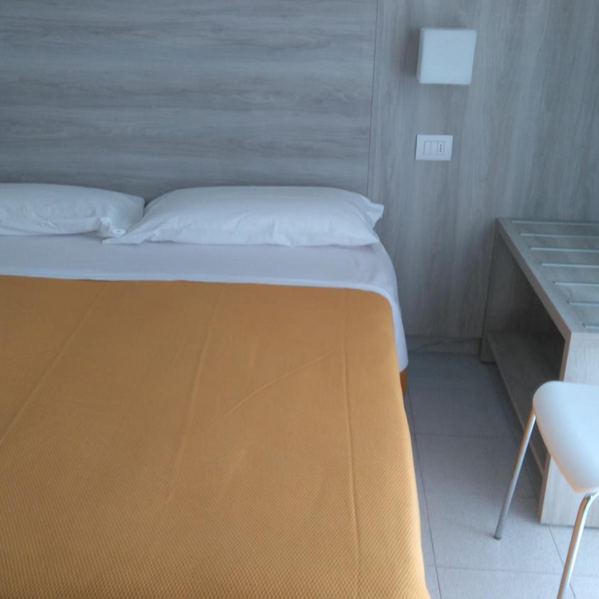 Hotel Monti 50/50